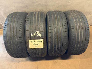 4x Pirelli P-Zero - 225/35 R19 - €80 per stuk, Auto-onderdelen, Banden en Velgen, Gebruikt, Band(en), Personenwagen, Ophalen