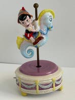 Schmid - Beeld, Pinocchio op een Zeepaardje - 22 cm -, Nieuw
