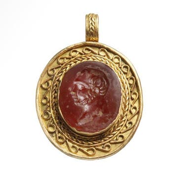 Oud-Romeins Goud, Kornalijn Hanger met intaglio van een