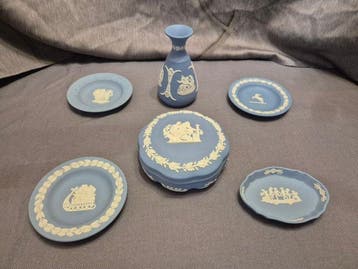 Wedgwood - Vaas (6) - Jasperware - Steengoed - Luxe
