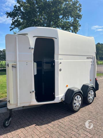 Oerdegelijke Polyester Westfalia 2-Paards!, Dieren en Toebehoren, Ophalen, Zo goed als nieuw, Polyester, 2-paards trailer