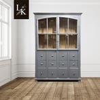 Unieke vitrinekast met fabrieksramen – direct leverbaar