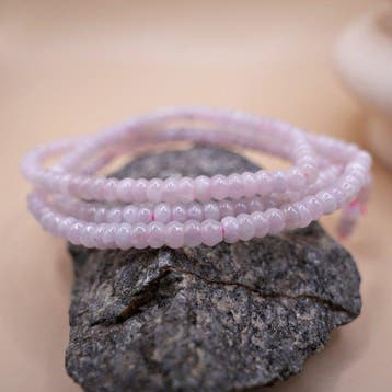 Lila-roze jade ketting - Breedte: 5 mm- 33.5 g - (1), Verzamelen, Mineralen en Fossielen