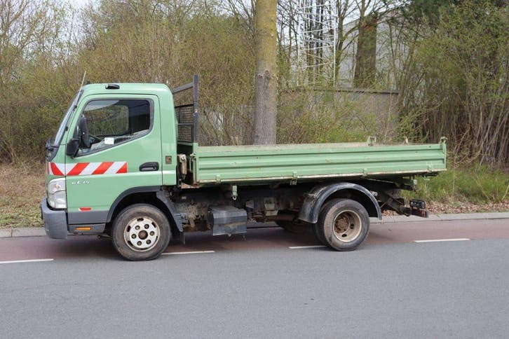 Veiling: Bestelwagen Kipper Mitsubishi Fuso Canter 6C15 Dies, Auto's, Bestelauto's, Handgeschakeld, BTW verrekenbaar, Diesel, Groen