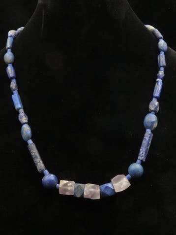 Oud-Bactriaans Ketting van lapis lazuli- en amethistkralen -, Sieraden, Tassen en Uiterlijk, Antieke sieraden