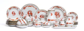 Een Meissen koffie- en mokkaservies in het decor Rode Draak, Ophalen