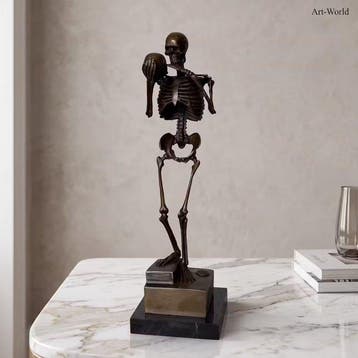 Beeld, Bronzen sculptuur van een skelet. “Death