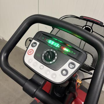 Scootmobiel Trophy 6 | Handicare (Vaste scootmobielen), Diversen, Ophalen of Verzenden, Gebruikt, 36 t/m 45 km, Handicare