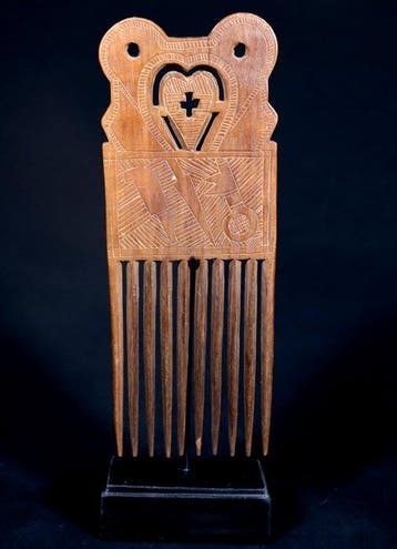 Figuur - Antieke Asante kam op een sokkel - 20 cm - Ghana