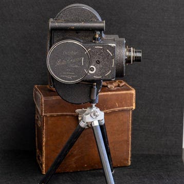ENSIGN Auto-Kinecam Sixteen No. 441 with rare Hugo Meyer