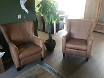 Set van 2 bruine leren oorfauteuils met houten poten -, Ophalen of Verzenden, Nieuw, Leer
