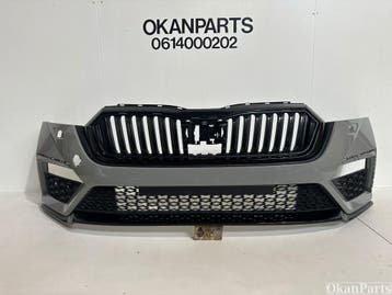 Skoda Octavia IV RS Facelift voorbumper 5E3853677B, Auto-onderdelen, Ophalen, Gebruikt, Voor, Skoda