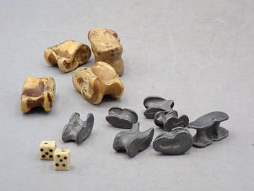 Spelstuk - Knuckle bones, pewter - Been