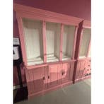 Gebruikt - Houten Winkelkast Roze Vintage 3 Deuren, Archief en Opbergen, Ophalen, Gebruikt, Kast
