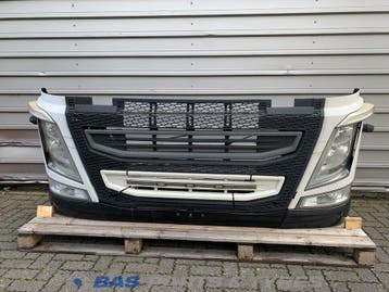 Bumper Volvo FH4 82139942, Ophalen, Gebruikt, Volvo, Carrosserie en Plaatwerk