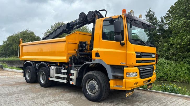 Te koop: GINAF X 3335 S Kipper met Kraan (Euro 5), Auto's, Vrachtwagens, Origineel Nederlands, Te koop, Handgeschakeld, Diesel