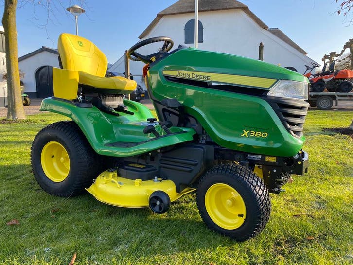 John Deere X380(DEMO).btw machine., Tuin en Terras, Zitmaaiers, Zo goed als nieuw, Ophalen