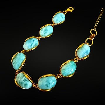 Luxe armband van Larimar en goud - schat der Caraïben
