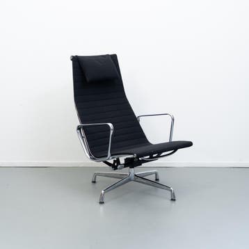2x Vitra Eames EA 124 Lounge Zwart Hopsak - Chroom, 75 tot 100 cm, Ophalen of Verzenden, Zo goed als nieuw, Stof