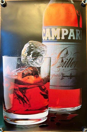 campari - bitter sfondo nero