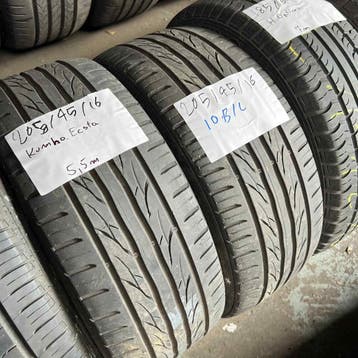 2 x Kumho Ecsta 205-45-16 Zomerbanden 5,5mm, Gebruikt, 16 inch, Band(en), Personenwagen