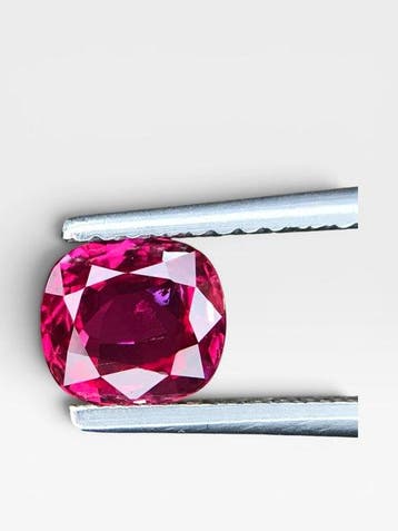 1 pcs Rood Robijn - 1.10 ct - Gemological Institute of, Nieuw
