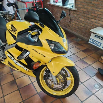 Motorfiets, Honda, PC35, geel, 2001, Motoren