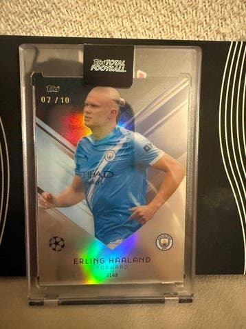 Topps Total Football Erling Haaland /10 Numbered parallel -, Nieuw