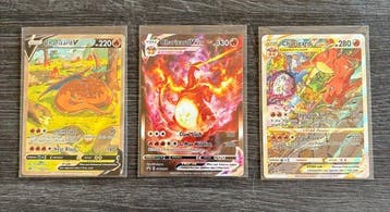 Pokémon - 3 Card - Charizard Full art, Foil - Sword & Shield, Hobby en Vrije tijd, Verzamelkaartspellen | Pokémon, Nieuw