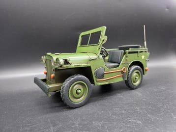 Decoratief ornament - Metaalkunstwerk militaire jeep, Nieuw