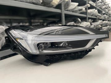 VOLVO XC60 2 FULL LED KOPLAMP RECHTS 31108601, Verzenden, Gebruikt, Volvo