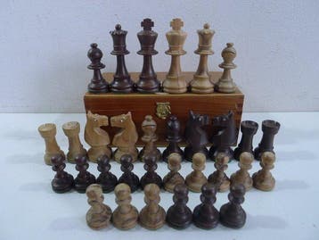 Jeu déchecs LARDY Inter. en olivier et palissandre King 85