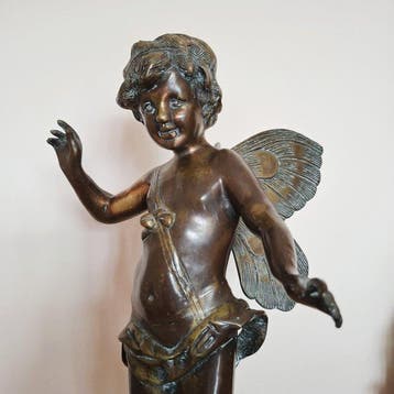 Beeld, Amor (Cupidon) mit Schmetterlingsflügeln - 46.5 cm -