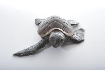 sculptuur, Turtle crawling - 22 cm - Gepatineerd brons