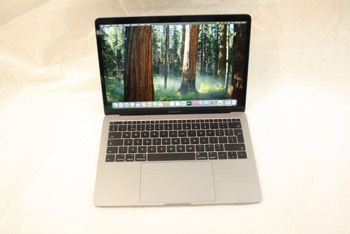 Rare find: Apple MacBook Pro 13 inch Retina (Mid 2017) |, Spelcomputers en Games, Spelcomputers | Overige Accessoires