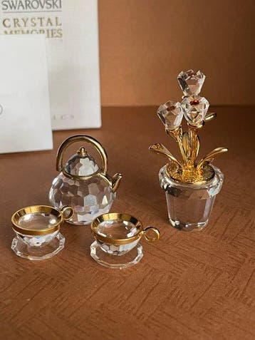 Swarovski - Beeldje - Memories Bloempot en Theepot met 2