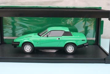Cult Scale 1:18 - Modelauto - Triumph TR7 Coupe, Nieuw