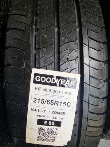 215/65r15C Goodyear .4 Demo Banden Dot23, Ophalen, 215 mm, 15 inch, Nieuw