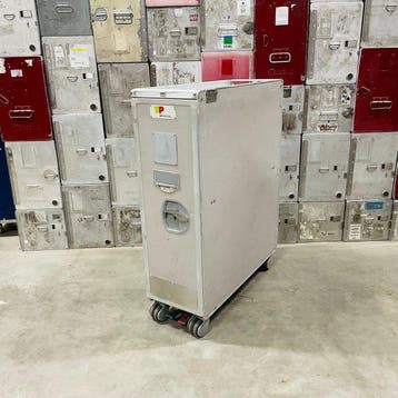 Diethelm Keller Aviation - Trolleys van