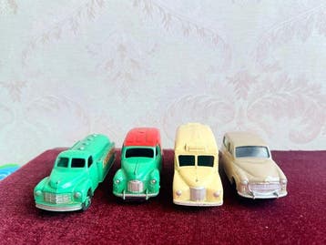 Dinky Toys, Corgi Toys. 1:43 - Modelauto (4) - Autocisterne, Nieuw