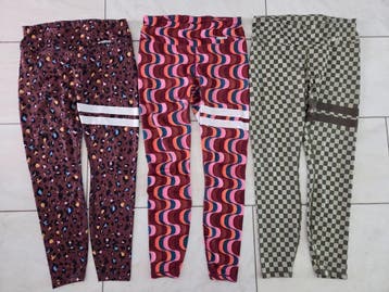 3 leggings met print van STRONGER maat L, Kleding | Dames, Sportkleding, Maat 42/44 (L), Ophalen of Verzenden, STRONGER, Fitness of Aerobics