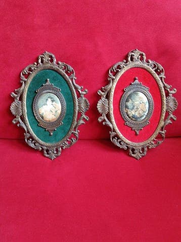 Wanddecoratie (2) - Italië - Bronzen miniatuur op zijde, Antiek en Kunst