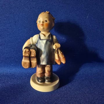 Goebel - Beeldje - Hummel #143/0 - Boots - TMK3 - Porselein