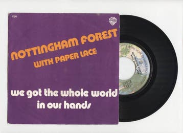 Nottingham Forest, Paper Lace – We Got The Whole World In Ou, Cd's en Dvd's, Vinyl Singles, Ophalen of Verzenden, Nieuw in verpakking