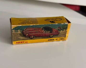 Nicky Toys 1:43 - Modelauto - Jaguar E-Type, Nieuw