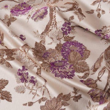 GCFabrics – Meubelstoffering met Geborduurde Bloemen en