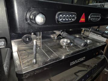 DELTA MAYOR espressomachine 2 groeps uit 2022 VEILING, Gebruikt, Koffie en Espresso