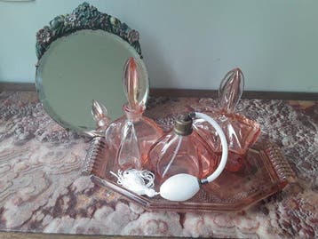 Parfum vaas (5) - Glas, Hout - Art Deco boudoir set 1900