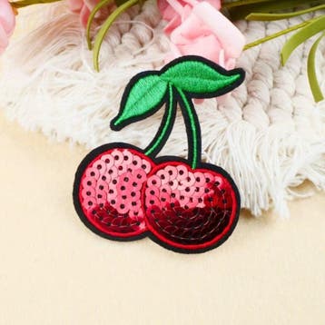 Embleem kers - kersen - cherry - glitter - 6 x 5.5 cm - a..., Ophalen of Verzenden, Nieuw, Overige typen