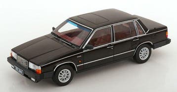 Triple9 1:18 - Modelauto - Volvo 760 Limousine - 1985 -, Hobby en Vrije tijd, Nieuw